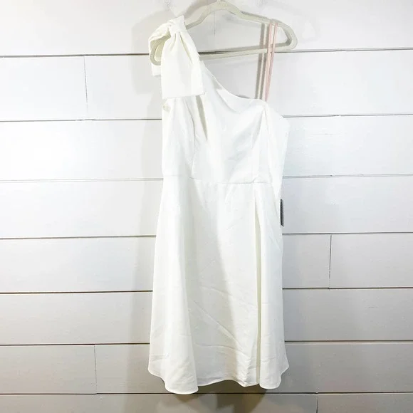 NWT Gal Meets Glam Yvonne Bow One Shoulder Dress - Picture 2 of 8